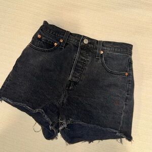 Levi’s Ribcage Shorts | 26